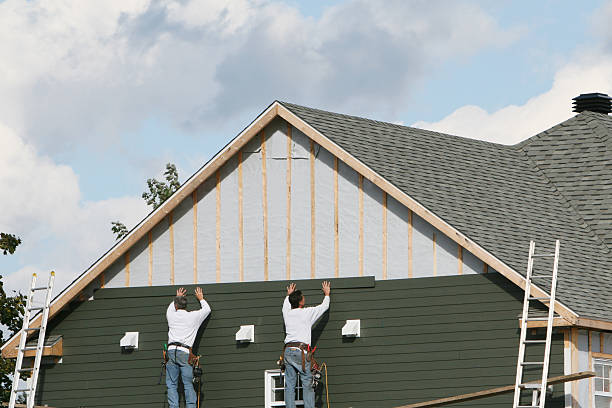 Professional Siding Installation technician working in Franklin, GA